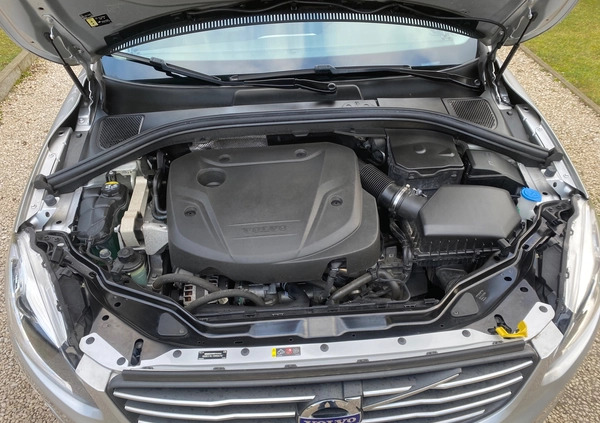 Volvo XC 60 cena 79999 przebieg: 125000, rok produkcji 2017 z Staszów małe 781